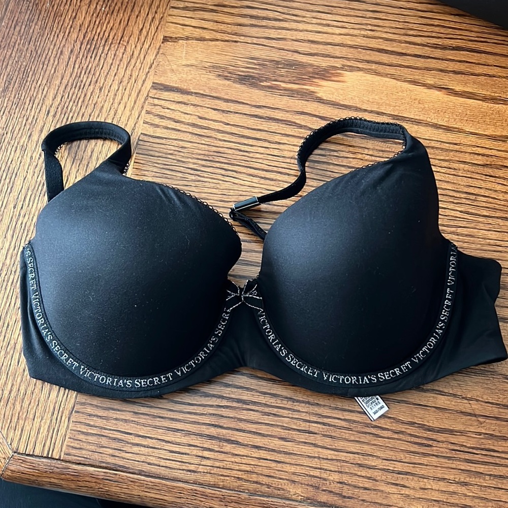 Victoria’s Secret bra. New with tags